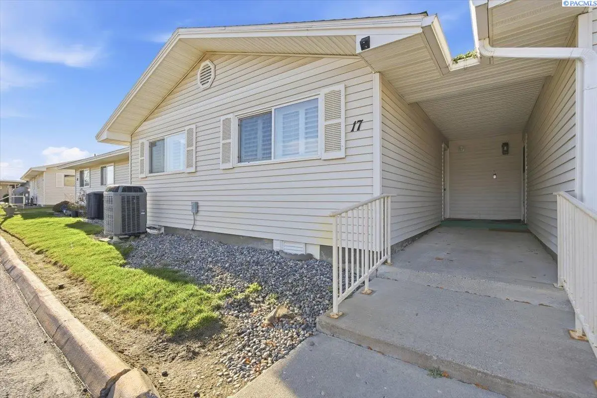 4203 W Kennewick Ave #17, Kennewick, WA 99336 - Image #1