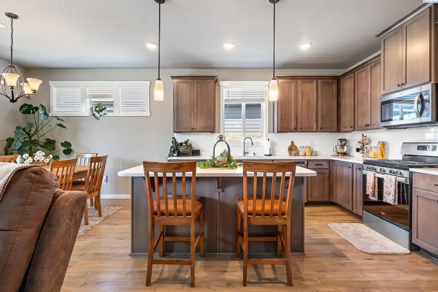 8375 Lennox St, West Richland, WA 99353 - Image #2