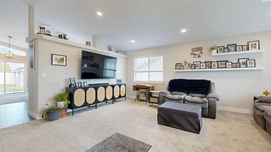 7823 Rush Creek Drive, Pasco, WA 99301 - Image #2