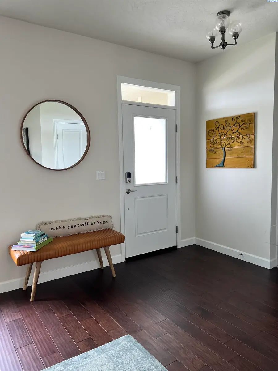 2338 Parkview Ave, Richland, WA 99352 - Image #2