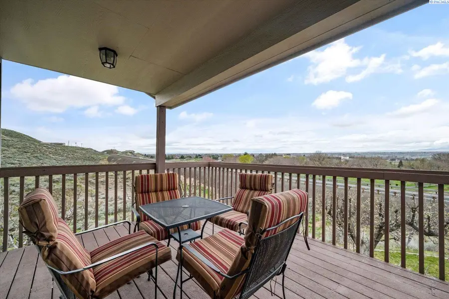 1937 Mountain View Drive, Prosser, WA 99350 - Image #2