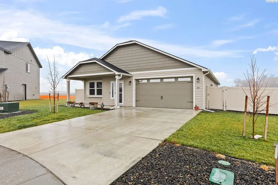 403 Lambert Ct, Grandview, WA 98930 - Image #2