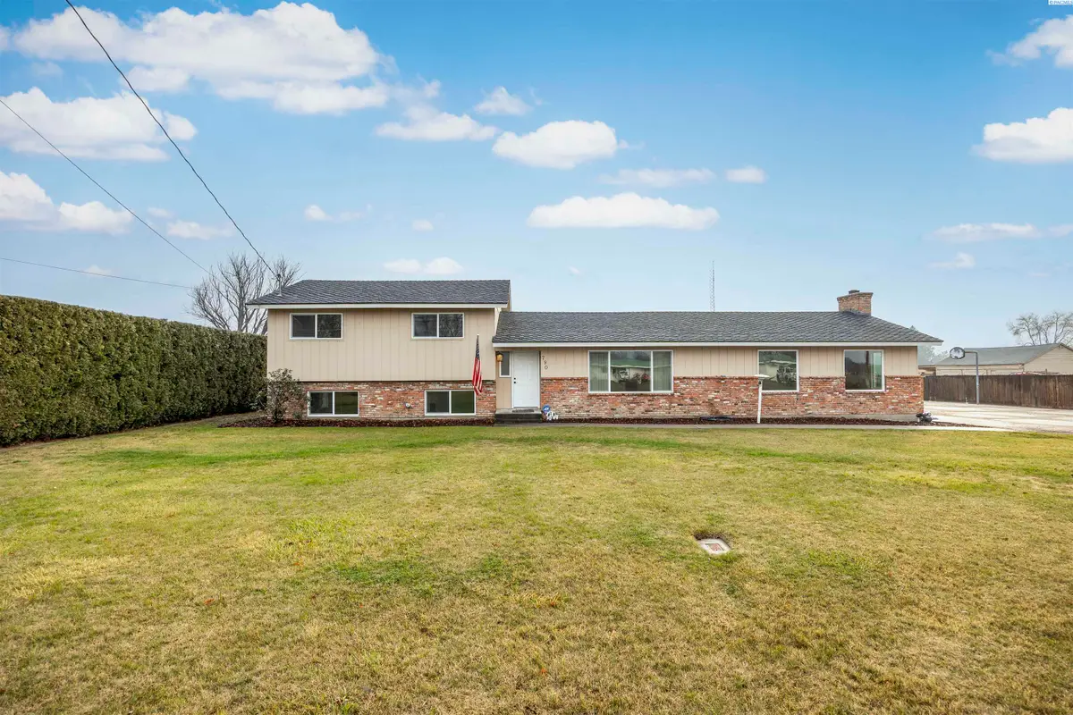 790 Bonnieview Road, Grandview, WA 98930 - Image #1