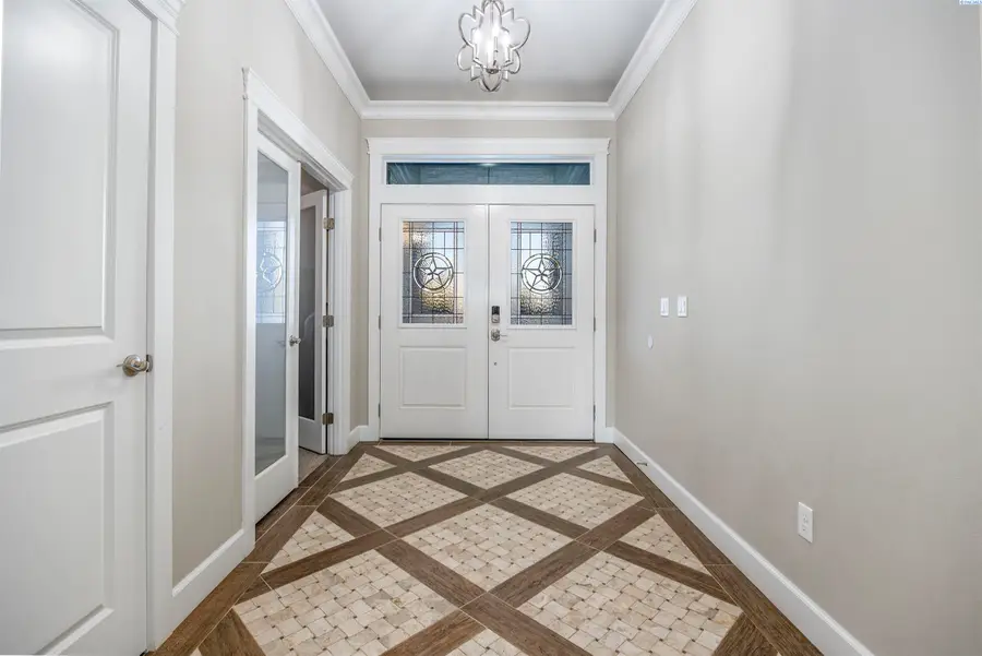 2807 N Riverside Drive, West Richland, WA 99353 - Image #3