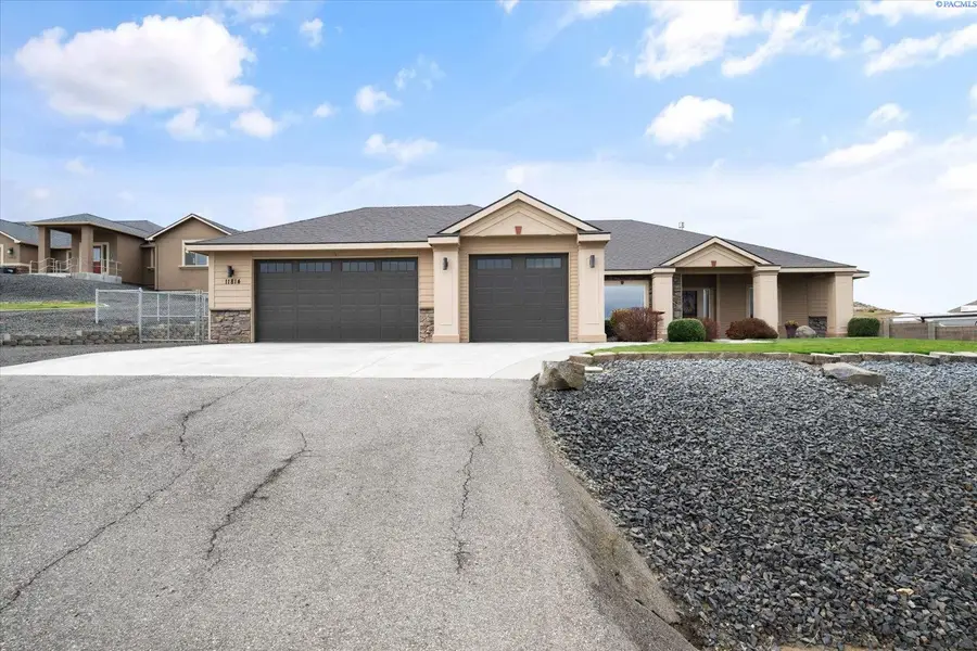 11814 S Grandview Ln, Kennewick, WA 99338 - Image #2