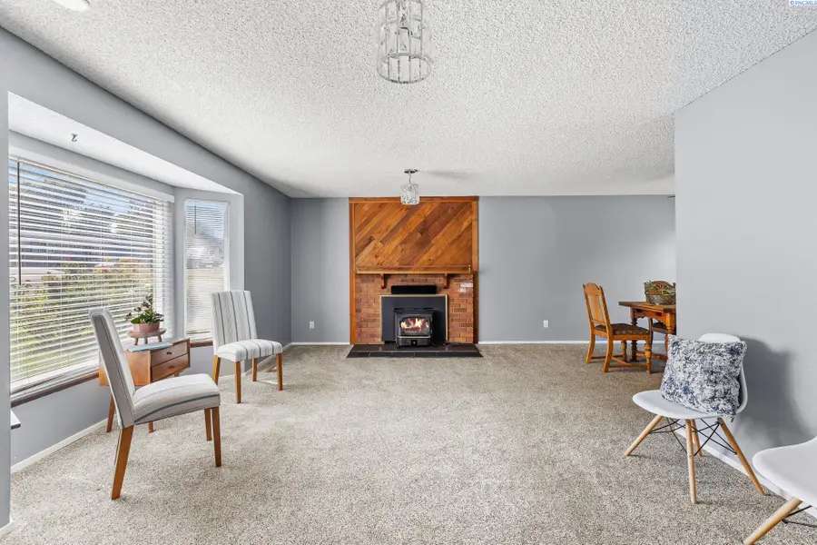 1124 W 14th Ave, Kennewick, WA 99337 - Image #2