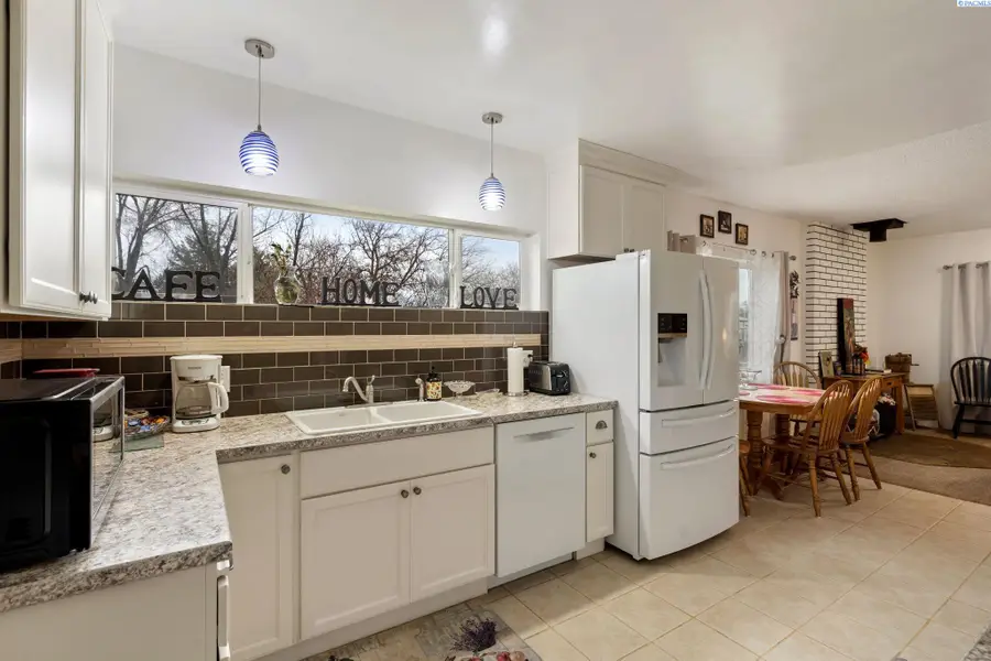 302/304 6th, Benton City, WA 99320 - Image #3