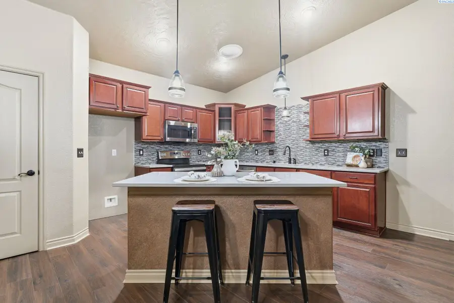 9415 Vincenzo Drive, Pasco, WA 99301 - Image #2