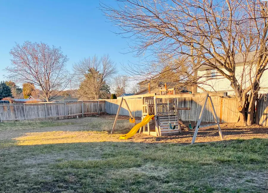 808 S Young Street, Kennewick, WA 99336 - Image #3