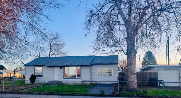 621 N 20th Ave, Pasco, WA 99301