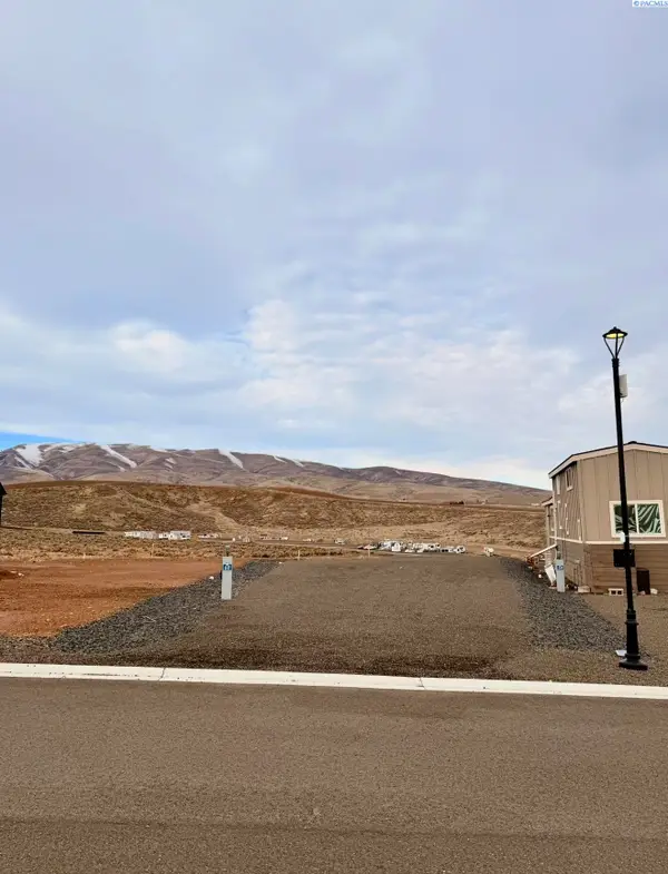 1769 Naches Wenas Rd #60, Selah, WA 98942