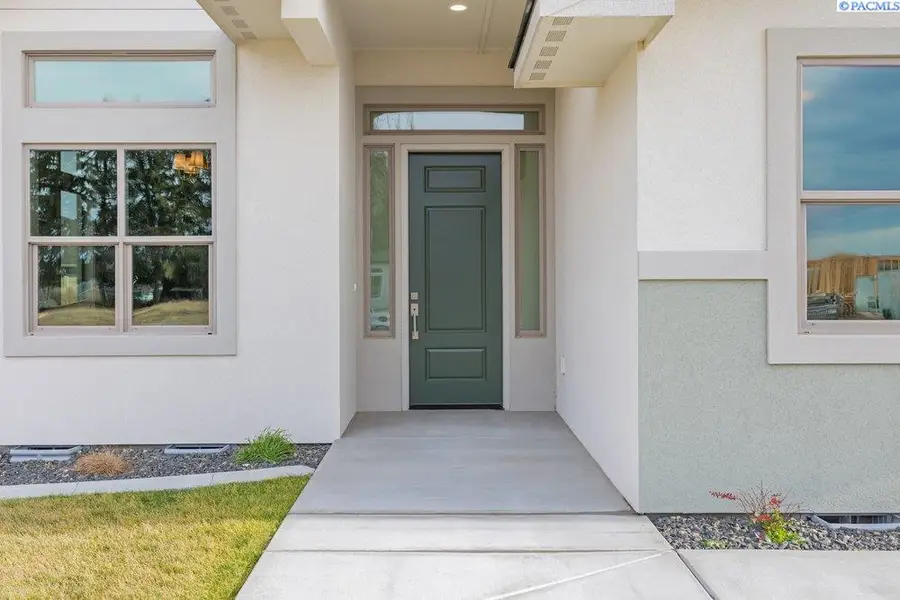 1021 S Florida Pl., Kennewick, WA 99338 - Image #3