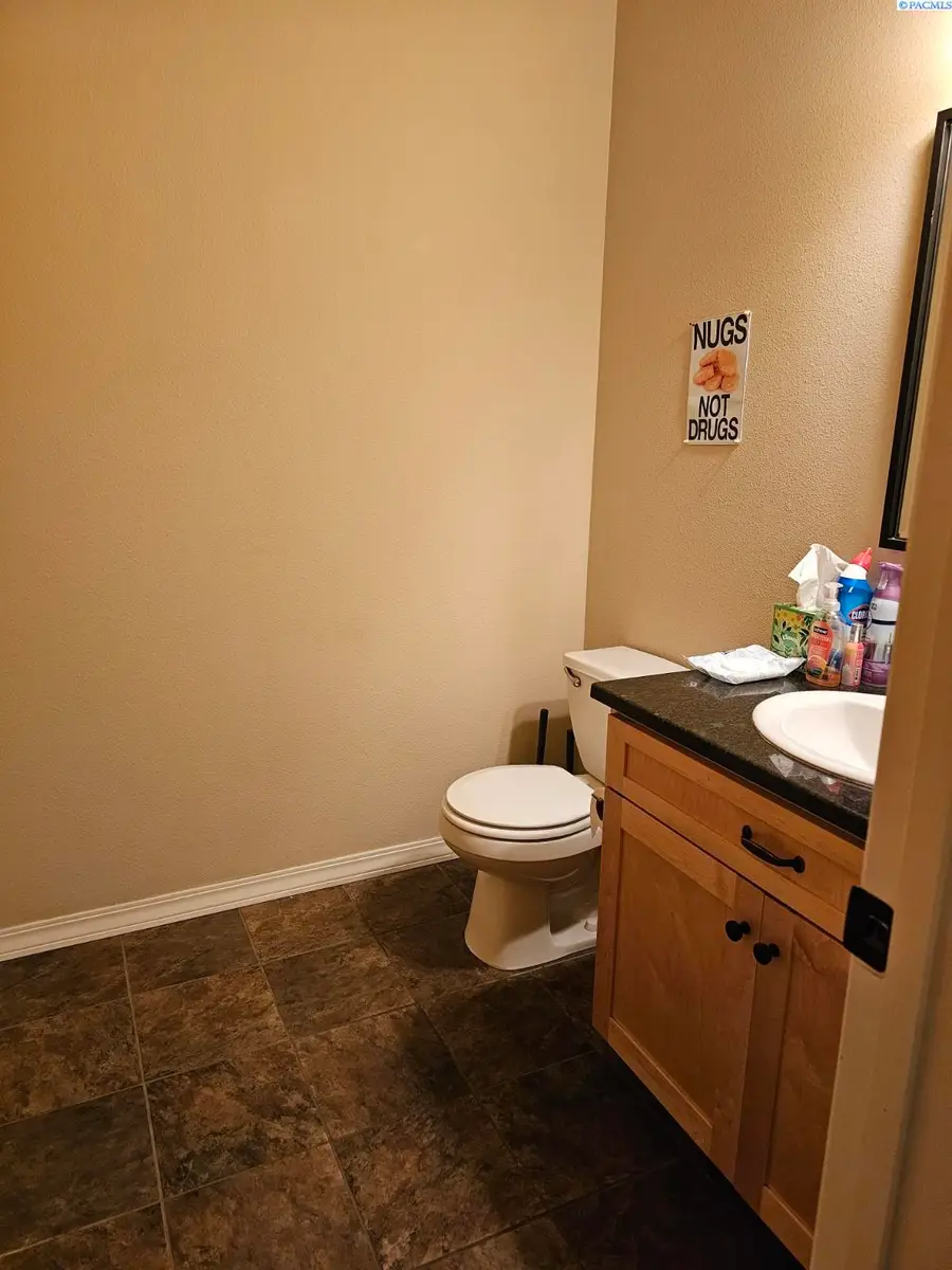715 NE Oak Street Unit B #B, Pullman, WA 99163-0000 - Image #2