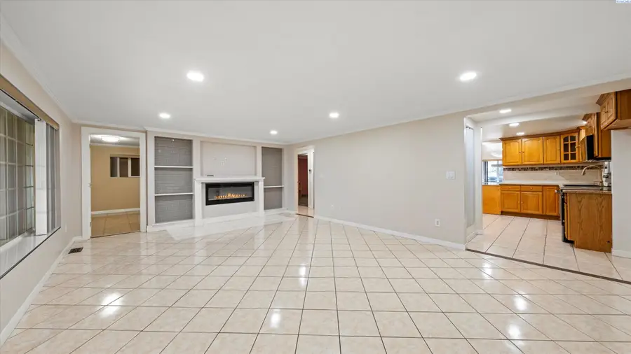 9121 Taylor Flats Road, Pasco, WA 99301 - Image #2