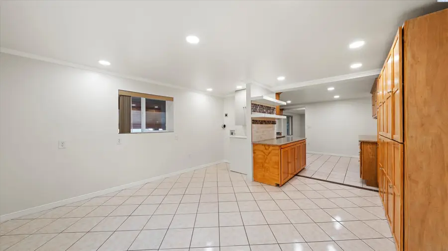 9121 Taylor Flats Road, Pasco, WA 99301 - Image #3