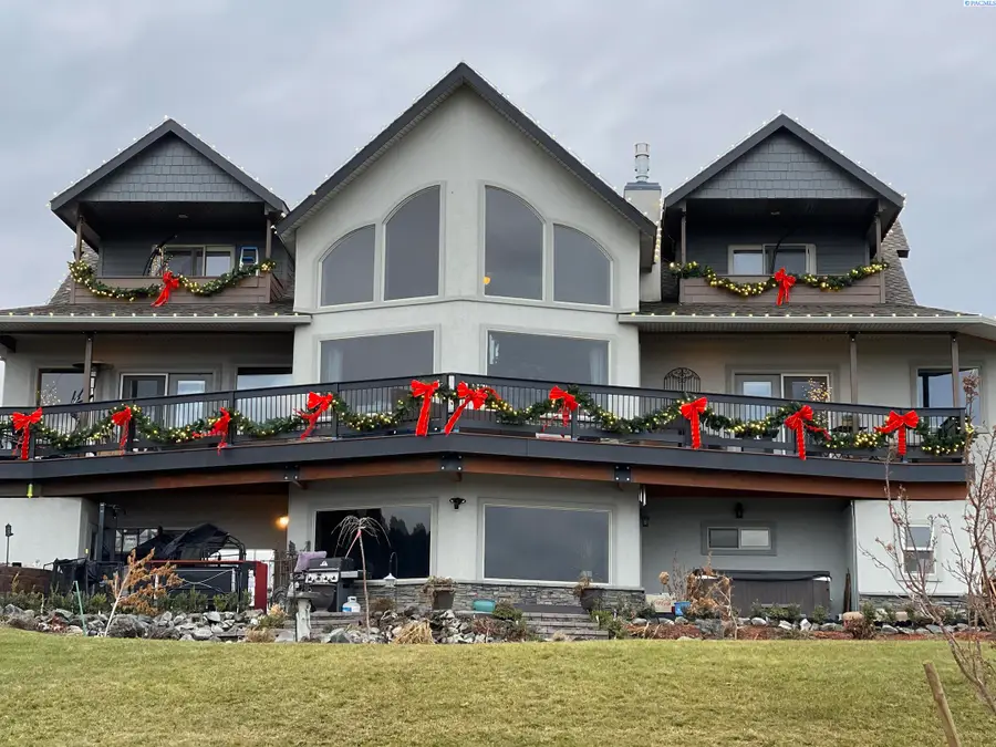 851 Bombing Range Road, West Richland, WA 99353-7778 - Image #3