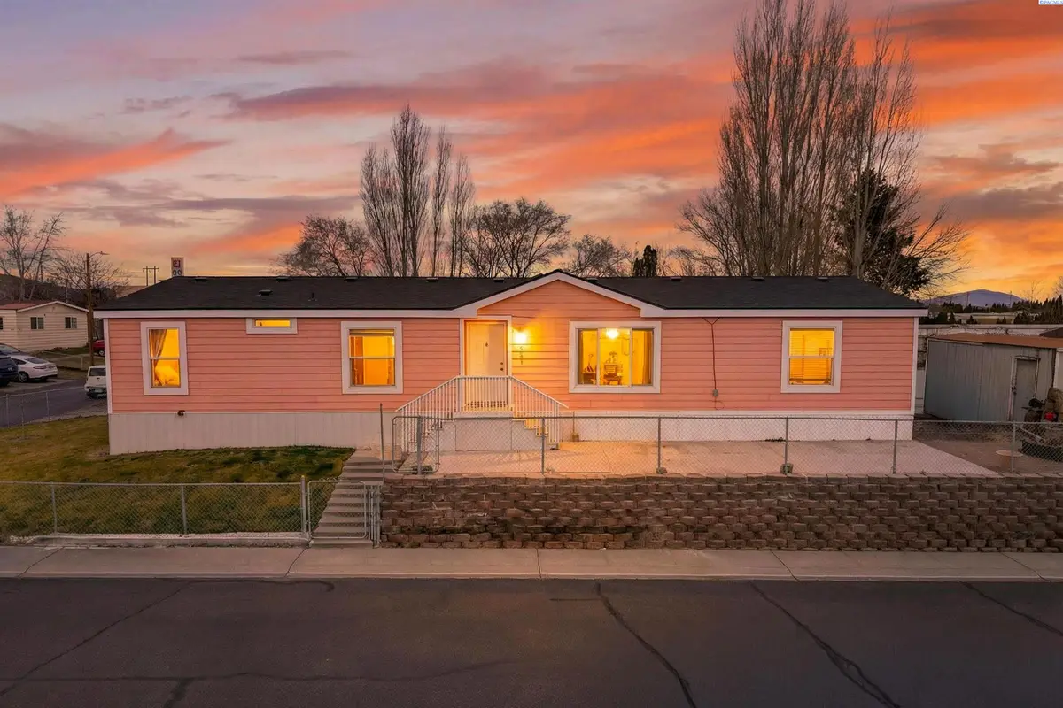 131 Windhaven Ln, Richland, WA 99352 - Image #1