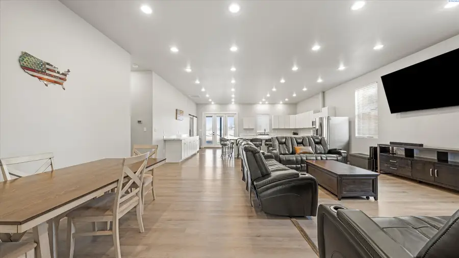 616 N Riverside Dr, West Richland, WA 99353 - Image #3