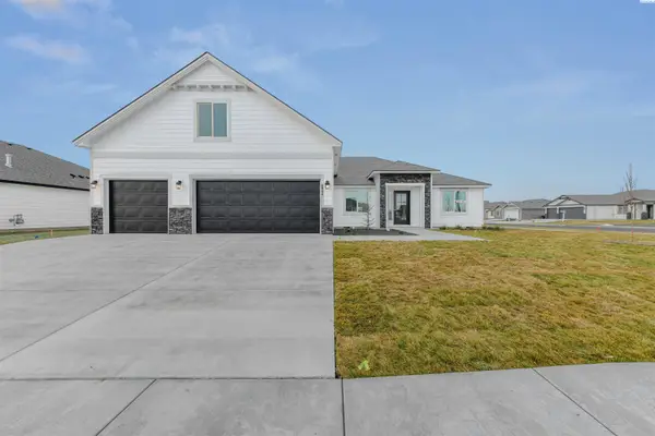 6904 Bluegill Ln, Pasco, WA 99301