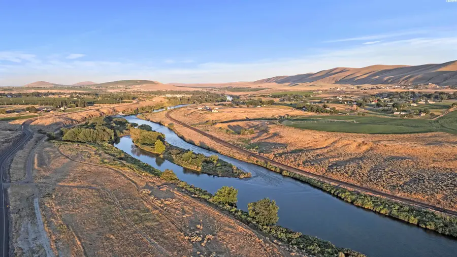 17165 W Old Inland Empire Hwy, Benton City, WA 99320 - Image #3