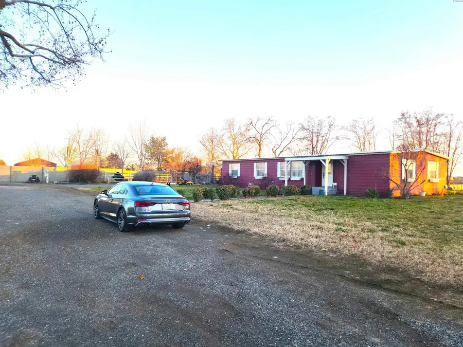 4516 Ivy Rd, Pasco, WA 99301 - Image #2