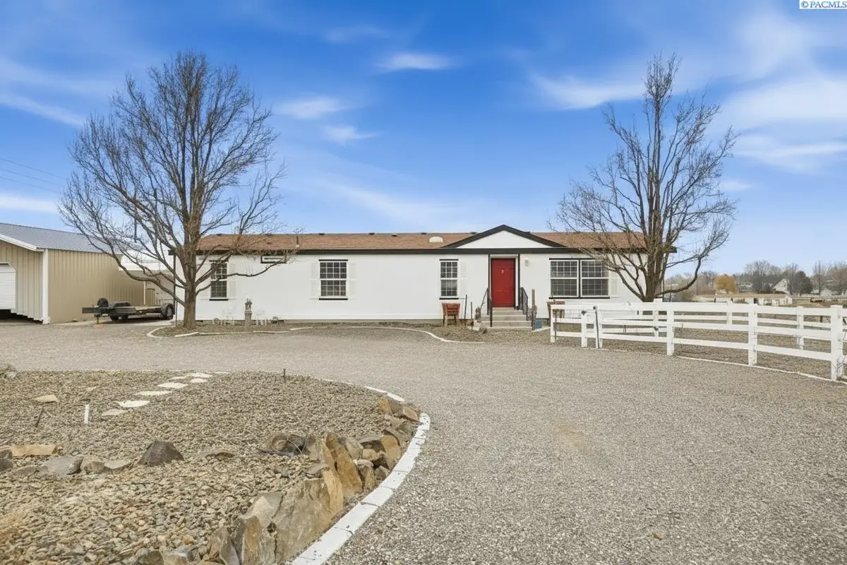 44004 E Mountain Pl, Benton City, WA 99320 - Image #1