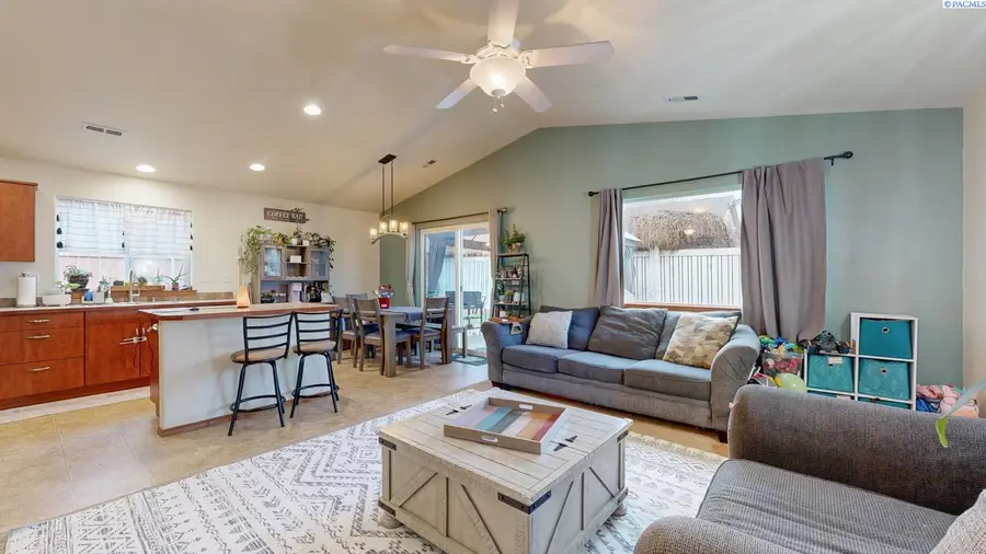 1642 Cactus Loop, Richland, WA 99352 - Image #2