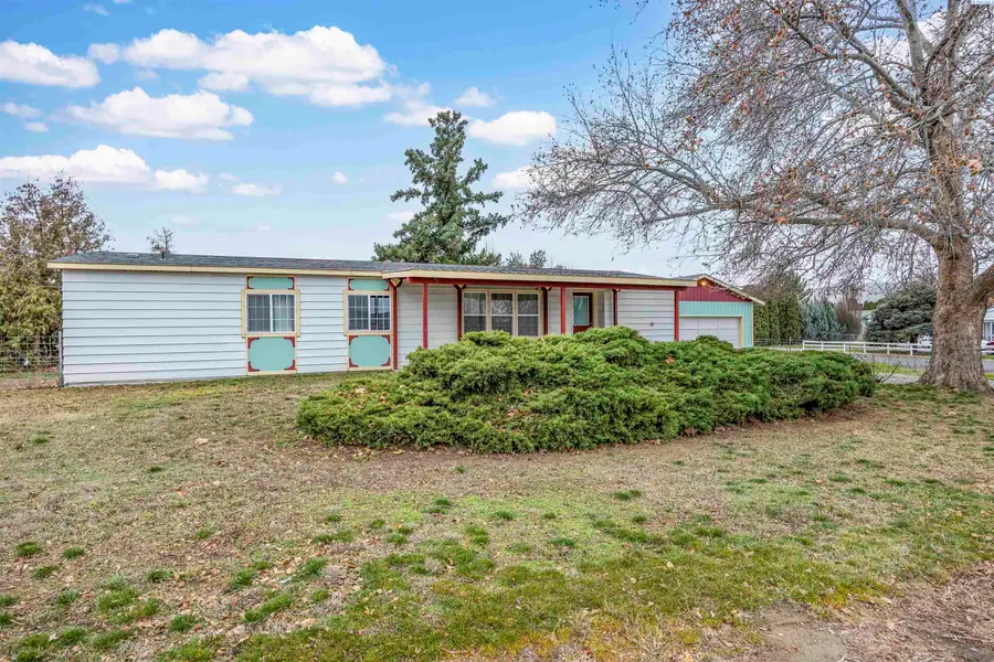 22003 E Sandstone Drive, Benton City, WA 99320 - Image #2