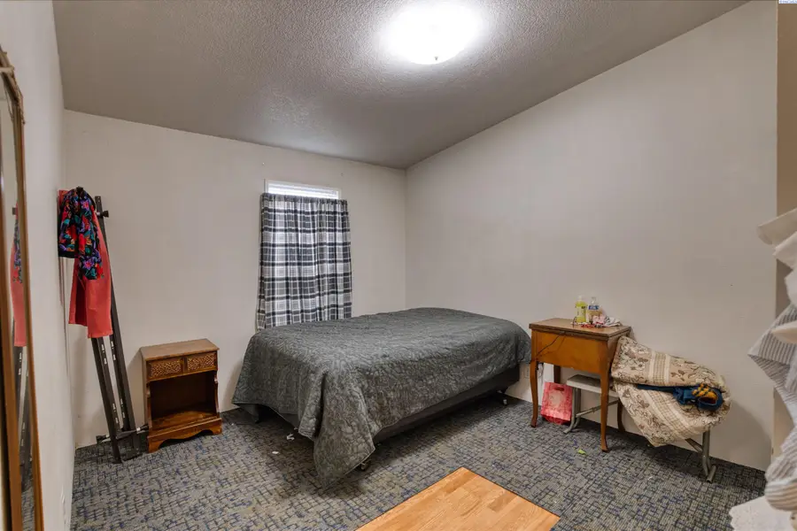 1383 Puterbaugh Rd, Grandview, WA 98930 - Image #3