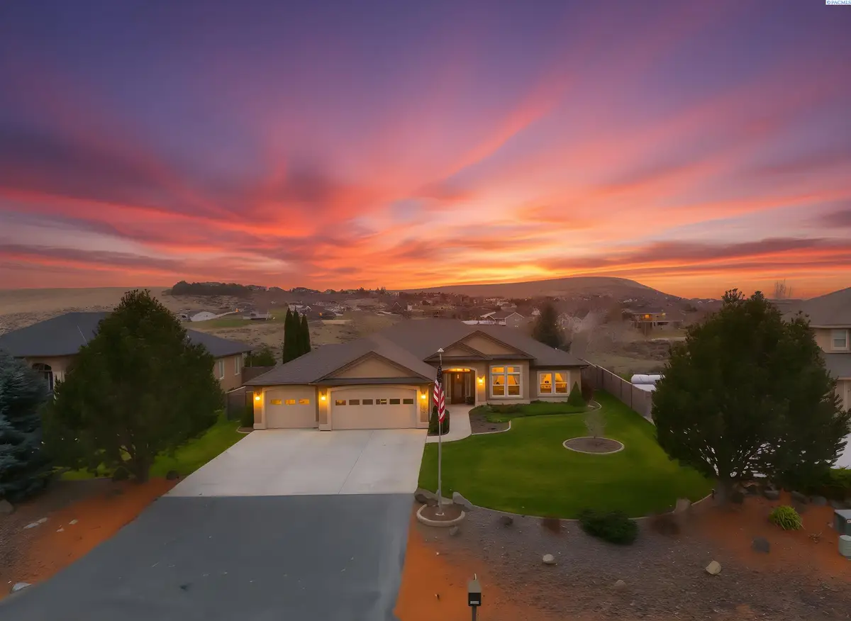 16006 S Fairview Lp, Kennewick, WA 99338 - Image #1