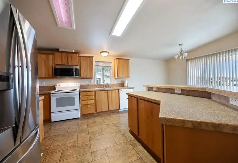 312 S Columbia Center Blvd #93, Kennewick, WA 99336 - Image #2