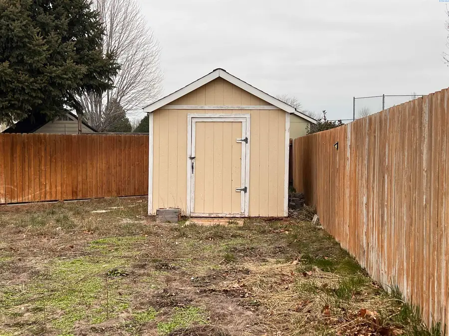 3413 S Buntin St, Kennewick, WA 99337 - Image #2
