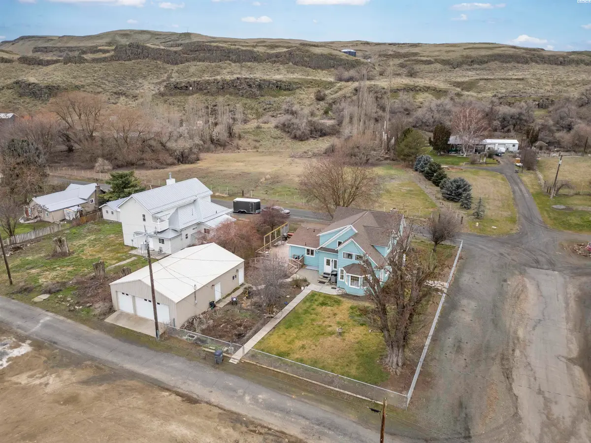 145 W Cooper St, Washtucna, WA 99371 - Image #1