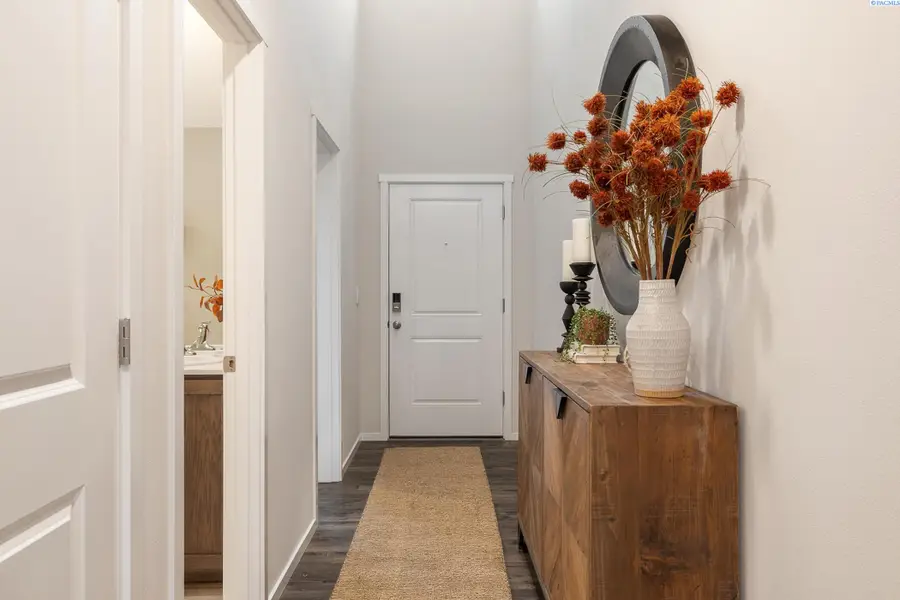 11320 Buckingham Dr, Pasco, WA 99301 - Image #2