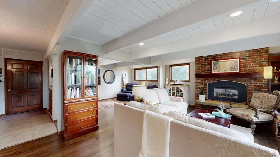 305 NW Janet St, Pullman, WA 99163-5258 - Image #3