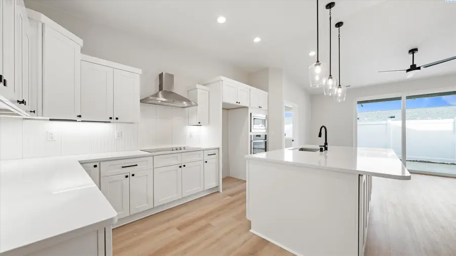 1374 Kalani Ct, West Richland, WA 99353 - Image #2