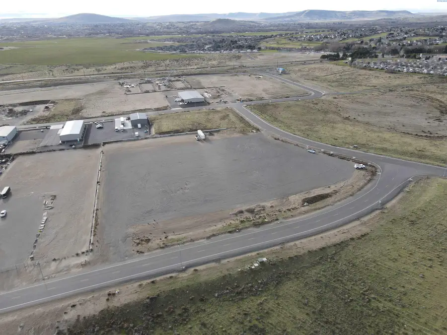 2557 Logan St, Richland, WA  - Image #3