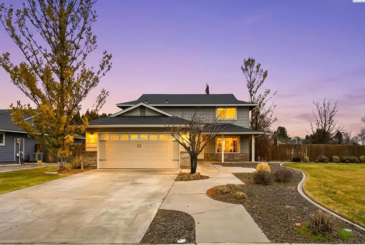 5102 Blue Heron Blvd, West Richland, WA 99353 - Image #1