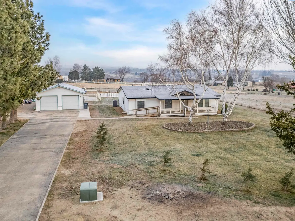 35208 N 140 Pr Nw, Benton City, WA 99320 - Image #1