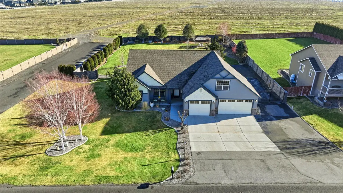11221 S Grandview Lane, Kennewick, WA 99338 - Image #1