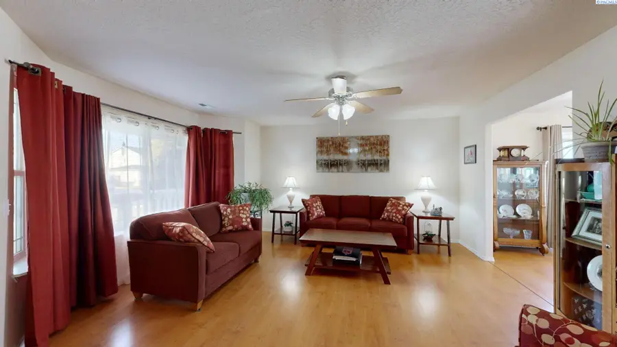 2410 NW Robert St, Pullman, WA 99163 - Image #2