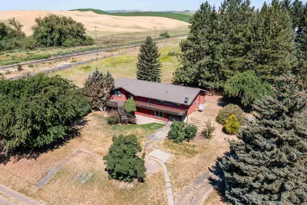 33351 Sr 27, Oakesdale, WA 99158