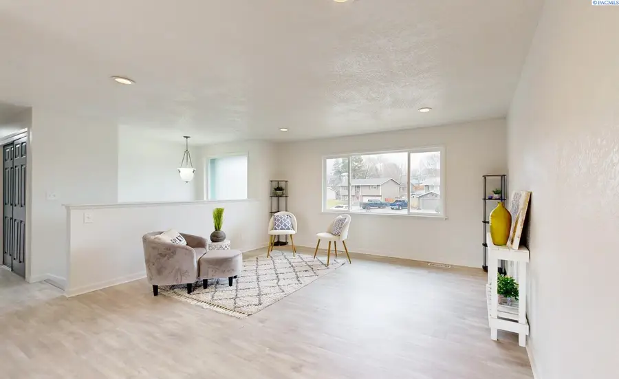 4611 Mallard Court, West Richland, WA 99353 - #2