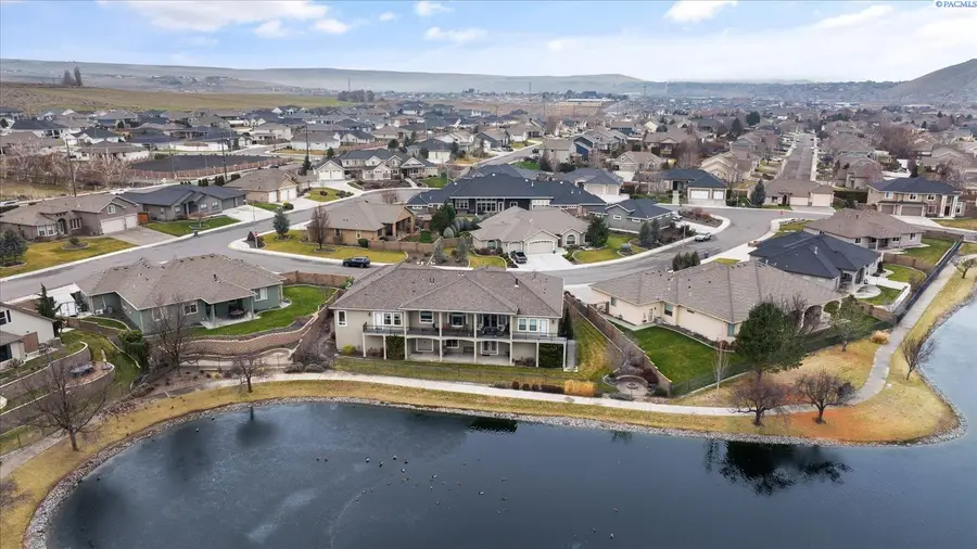 739 S Idaho Pl, Kennewick, WA 99336 - Image #2