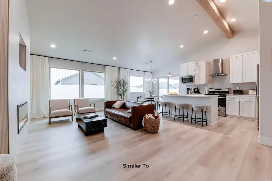 605 Grapevine St, Grandview, WA 98930 - Image #2