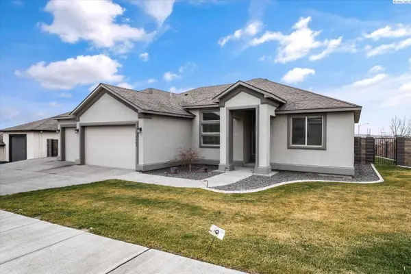 7162 Napoli Street, West Richland, WA 99353