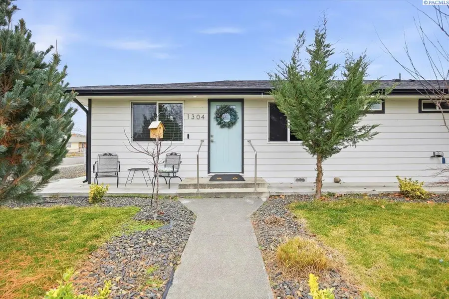 1304 N 16th Ave, Pasco, WA 99301 - Image #2