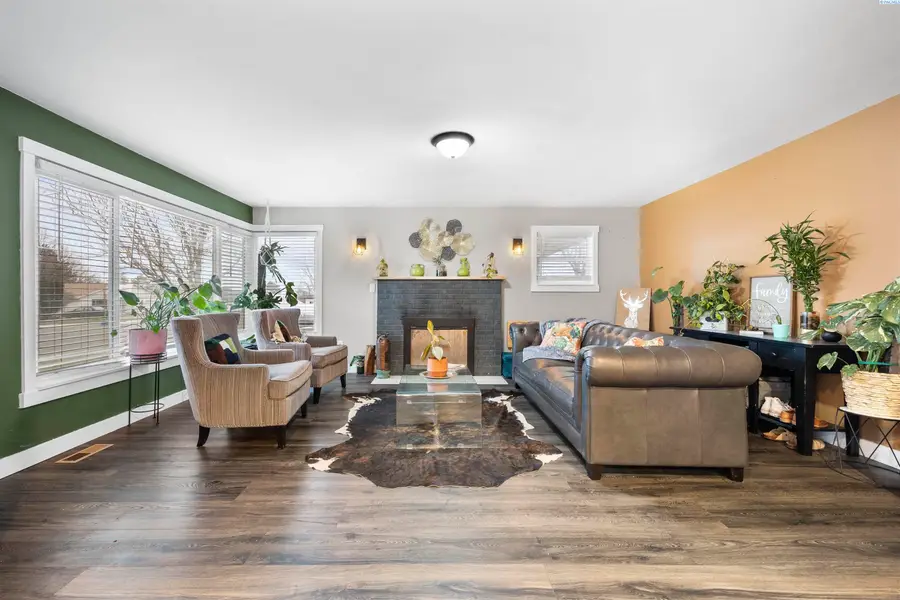 1220 N Jefferson St, Kennewick, WA 99336 - Image #2