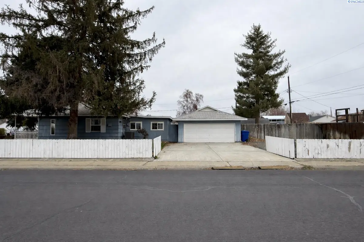 1302 Cedar Ave, Richland, WA 99354 - Image #1