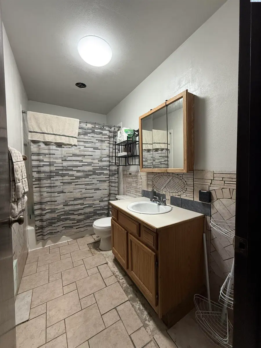 1507 W 7th Place, Kennewick, WA 99336 - Image #2